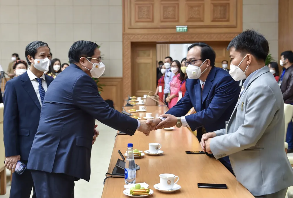 Thủ tướng Phạm Minh Chính gặp mặt đại diện nhà giáo, cán bộ quản lý giáo dục tiêu biểu  ​ ảnh 3