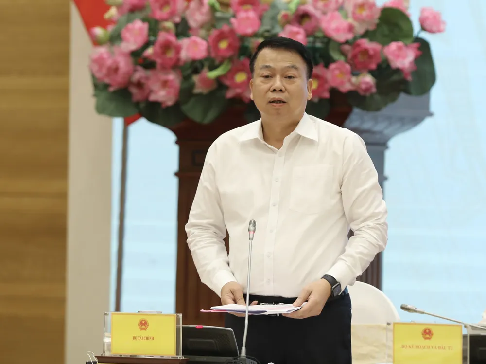  Tiếp tục có chính sách điều chỉnh để ổn định giá xăng dầu trong nước  ​ ảnh 1