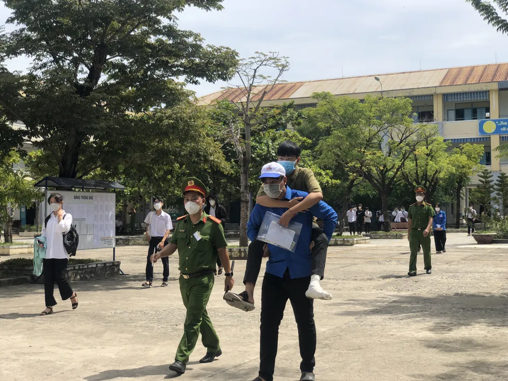 Nhiều thí sinh vui vì “trúng tủ” đề Ngữ văn ảnh 9