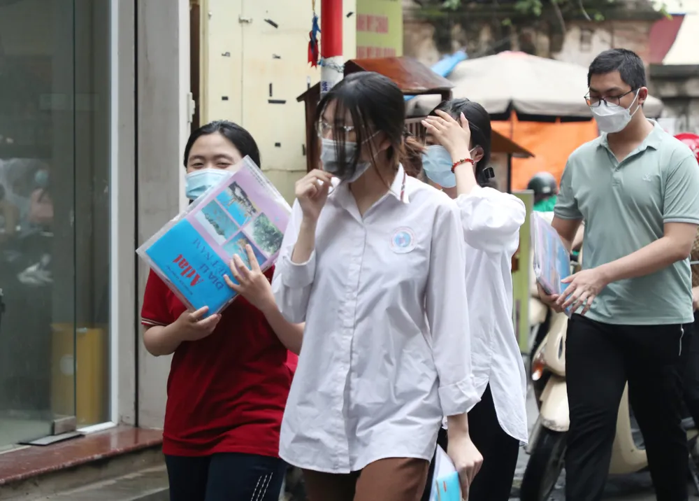 Sáng 8-7: Thí sinh cả nước làm bài thi tổ hợp  ​  ​ ảnh 3