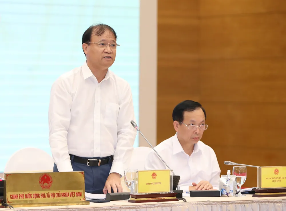  Tạm thời chưa tước giấy phép xuất nhập khẩu xăng dầu đối với 5 đầu mối ảnh 2