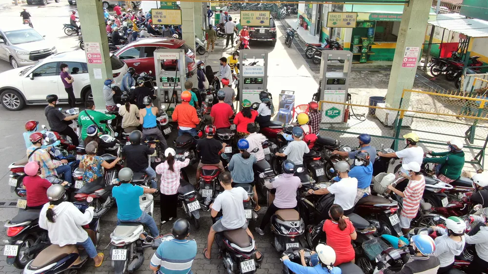 Đề nghị làm rõ thực trạng cung cấp xăng dầu ảnh 2