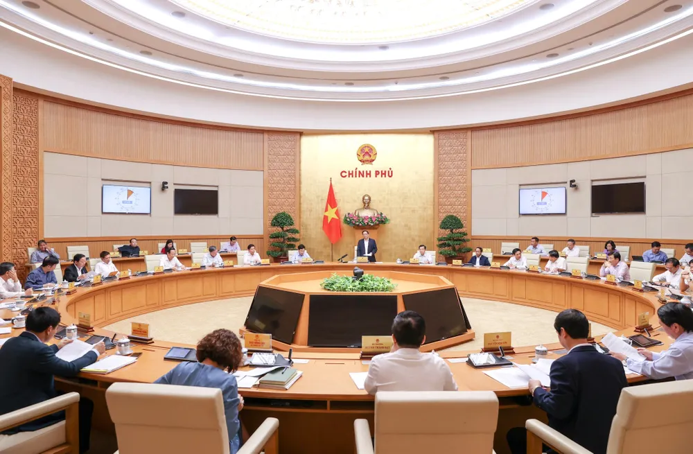 Chính phủ ban hành nghị quyết gỡ vướng về thanh toán bảo hiểm y tế và mua sắm thuốc  ảnh 1