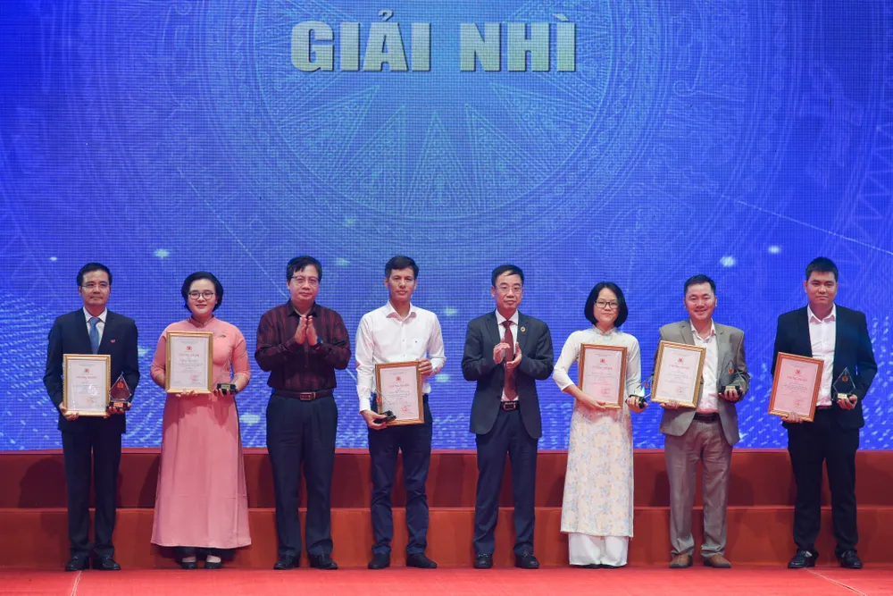  Tác phẩm “Học sinh miền Nam - Một thời để nhớ” đoạt giải đặc biệt giải báo chí về giáo dục  ​ ảnh 3