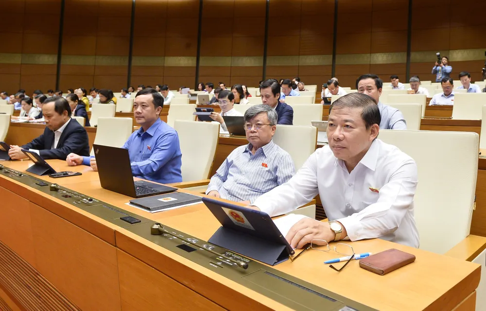 Quốc hội quyết nghị từ ngày 1-7-2023: Tăng lương cơ sở cho công chức, viên chức lên mức 1,8 triệu đồng/tháng ảnh 2