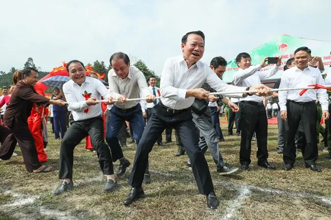 Tiếp tục lắng nghe tâm tư, nguyện vọng của các thầy cô để điều chỉnh chính sách phù hợp ảnh 2