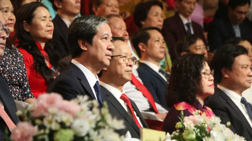 Cây đời trăm năm - Tôn vinh các nhà giáo tiêu biểu ảnh 1