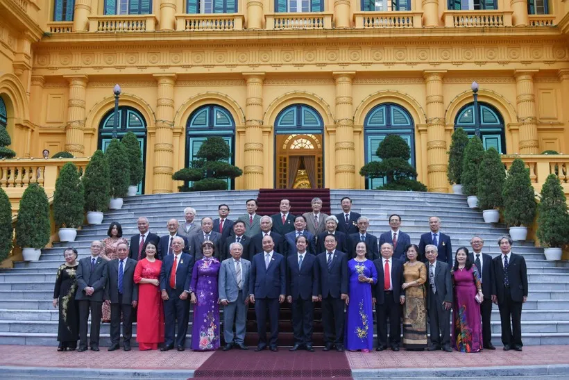 Chủ tịch nước​ Nguyễn Xuân Phúc gửi thư chúc mừng các nhà giáo nhân Ngày Nhà giáo Việt Nam ảnh 2