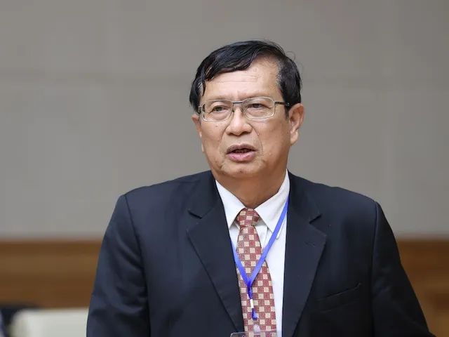 Thủ tướng: Giáo viên phải được thụ hưởng mức tương xứng với công sức của mình  ​ ảnh 3