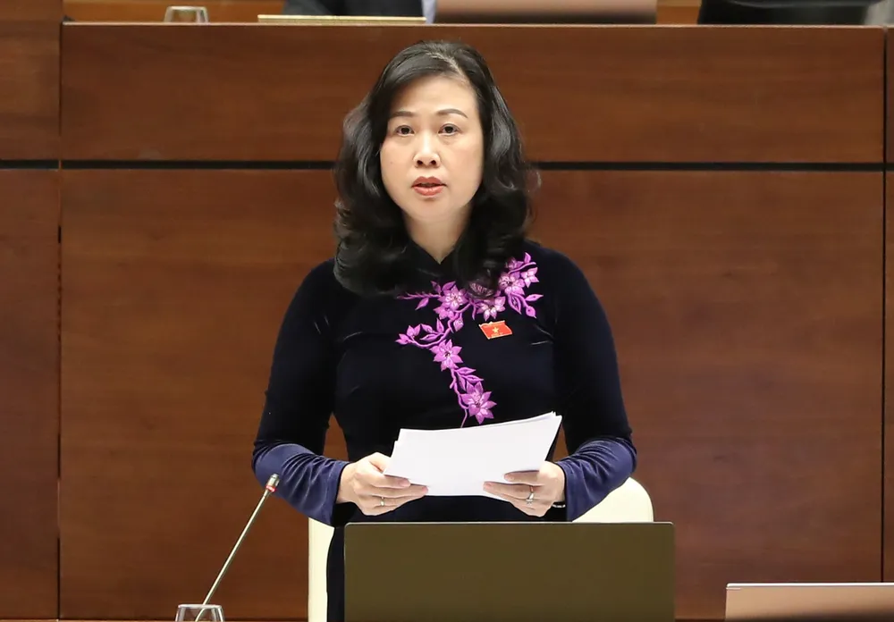 Bộ trưởng Bộ Y tế Đào Hồng Lan giải trình trước Quốc hội. Ảnh: QUANG PHÚC