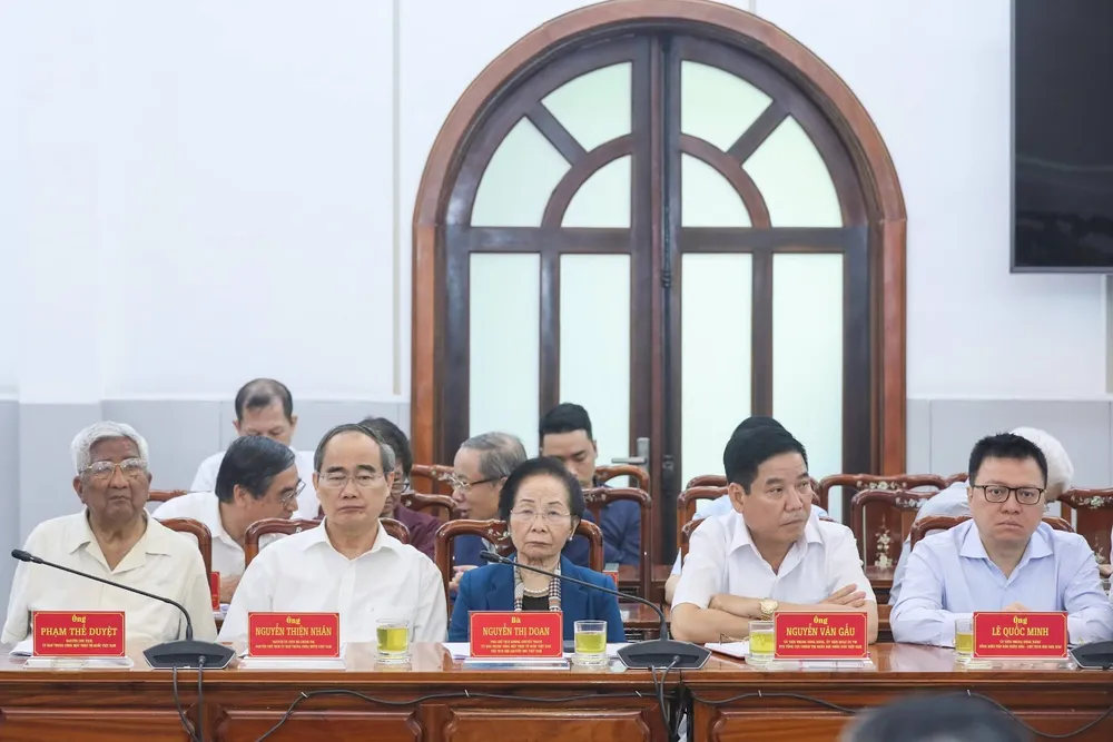 Các đại biểu dự hội nghị