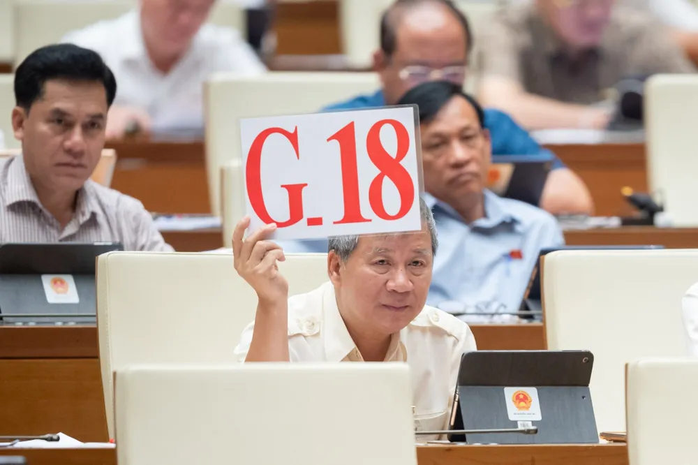 Đại biểu Nguyễn Anh Trí (Hà Nội) phát biểu tranh luận. Ảnh: QUANG PHÚC