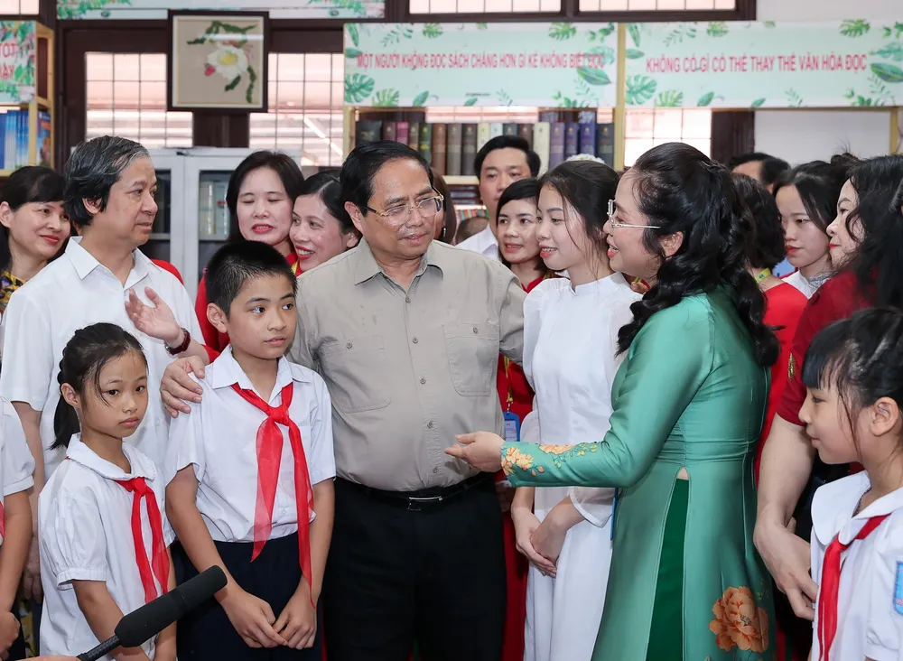 Thủ tướng cho rằng, chăm sóc, bảo vệ trẻ em không chỉ trong một ngày, một tháng. Ảnh: VIẾT CHUNG Thủ tướng cho rằng, chăm sóc, bảo vệ trẻ em không chỉ trong một ngày, một tháng. Ảnh: VIẾT CHUNG