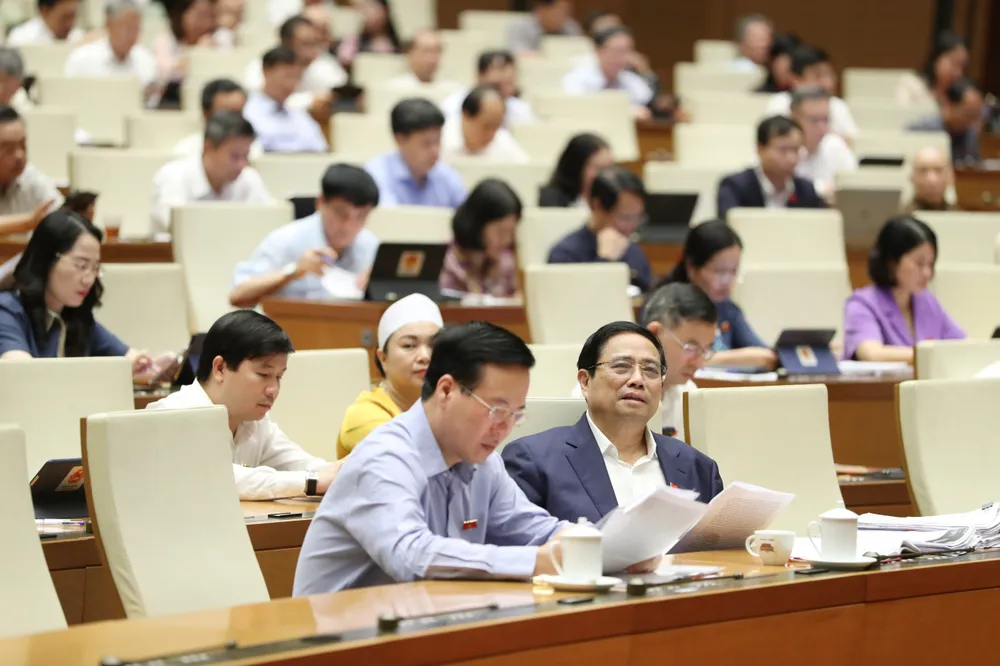 Các ĐB dự phiên họp chiều 31-5. Ảnh: QUANG PHÚC