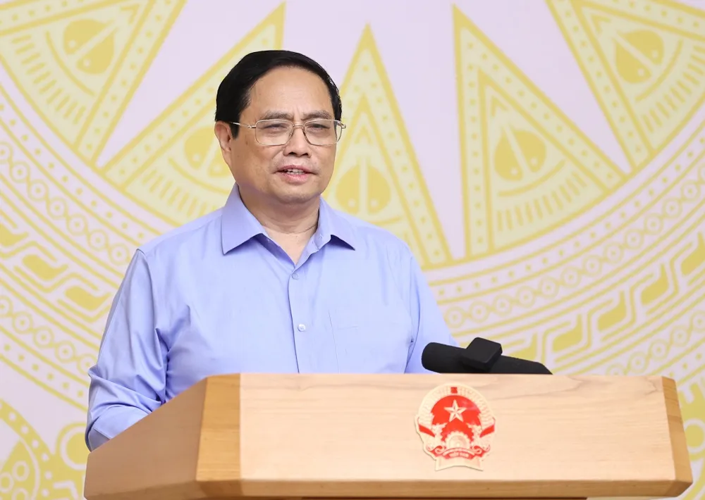 Thủ tướng chỉ ra vẫn còn tình trạng né tránh, đùn đẩy trách nhiệm dẫn tới ách tắc trong giải quyết công việc. Ảnh: VIẾT CHUNG