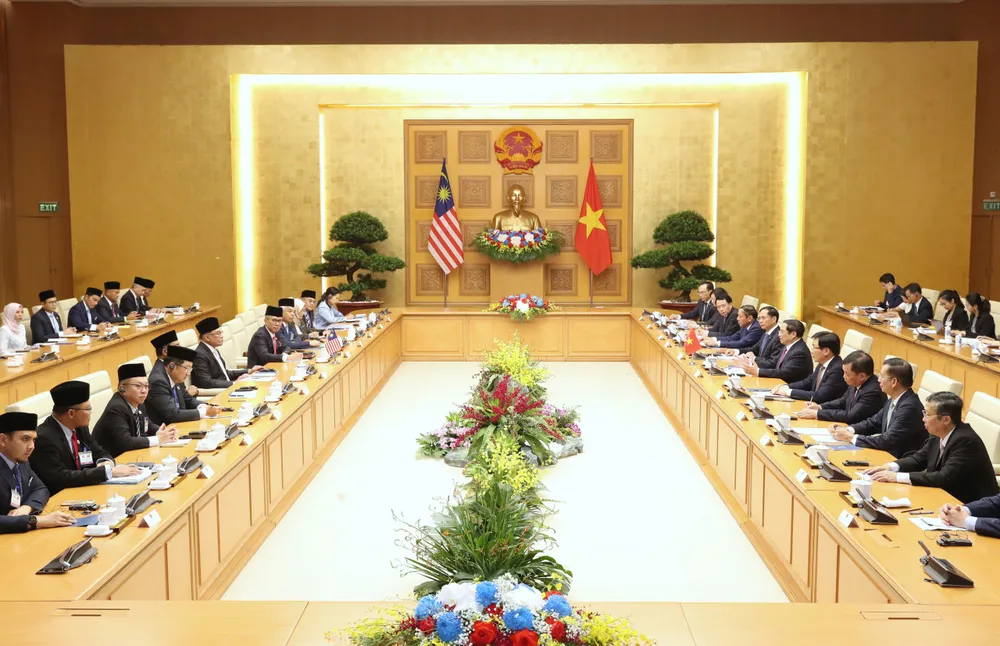 Thủ tướng Phạm Minh Chính hội đàm với Thủ tướng Malaysia Anwar Ibrahim, chiều 20-7. Ảnh QUANG PHÚC