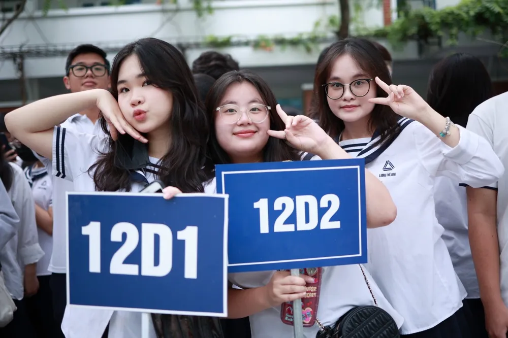 Học sinh trường THPT Lương Thế Vinh, quận Cầu Giấy, Hà Nội trong lễ khai giảng. Ảnh: VIẾT CHUNG