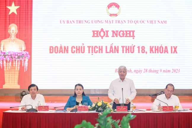 Chủ tịch Ủy ban Trung ương MTTQ Việt Nam Đỗ Văn Chiến chủ trì hội nghị