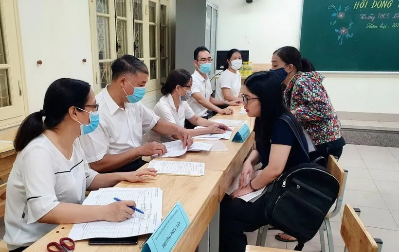 Người dân rất mong công tác tuyển sinh đầu cấp tiếp tục được cải tiến, tạo thuận lợi nhất cho người học Người dân rất mong công tác tuyển sinh đầu cấp tiếp tục được cải tiến, tạo thuận lợi nhất cho người học