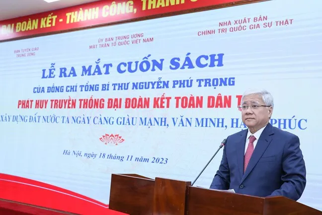 Chủ tịch Ủy ban Trung ương MTTQ Việt Nam Đỗ Văn Chiến phát biểu tại lễ ra mắt cuốn sách