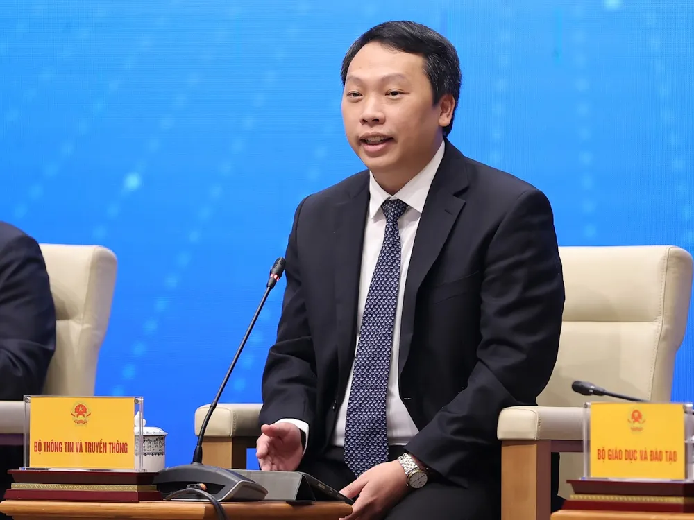 Thứ trưởng Nguyễn Huy Dũng.jpg