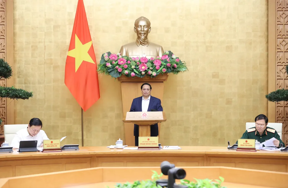 Thủ tướng Phạm Minh Chính chủ trì và phát biểu tại phiên họp Chính phủ chuyên đề xây dựng pháp luật, ngày 11-4. Ảnh VIẾT CHUNG.jpg