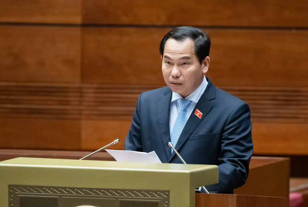 Chủ nhiệm Ủy ban Tài chính, Ngân sách của Quốc hội trình bày Báo cáo thẩm tra về công tác thực hành tiết kiệm, chống lãng phí năm 2023.jpg