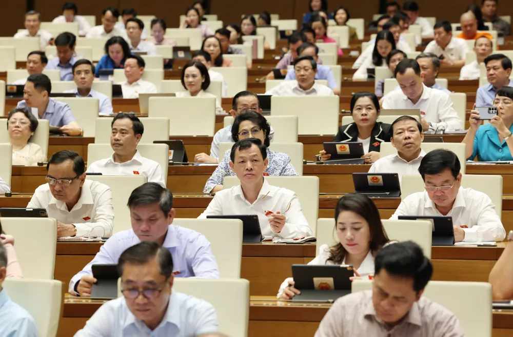 1 Các đại biểu Quốc hội dự phiên thảo luận sáng 27-5.jpg