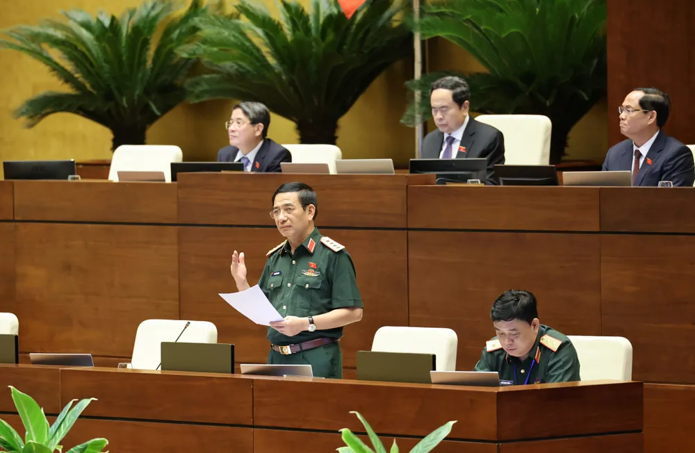 Bộ trưởng Bộ Quốc phòng Phan Văn Giang phát biểu giải trình, làm rõ một số vấn đề đại biểu Quốc hội nêu.jpg