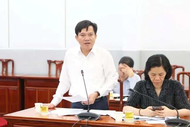 Phó Chủ tịch Tổng Liên đoàn Lao động Việt Nam Nguyễn Xuân Hùng phát biểu.jpg