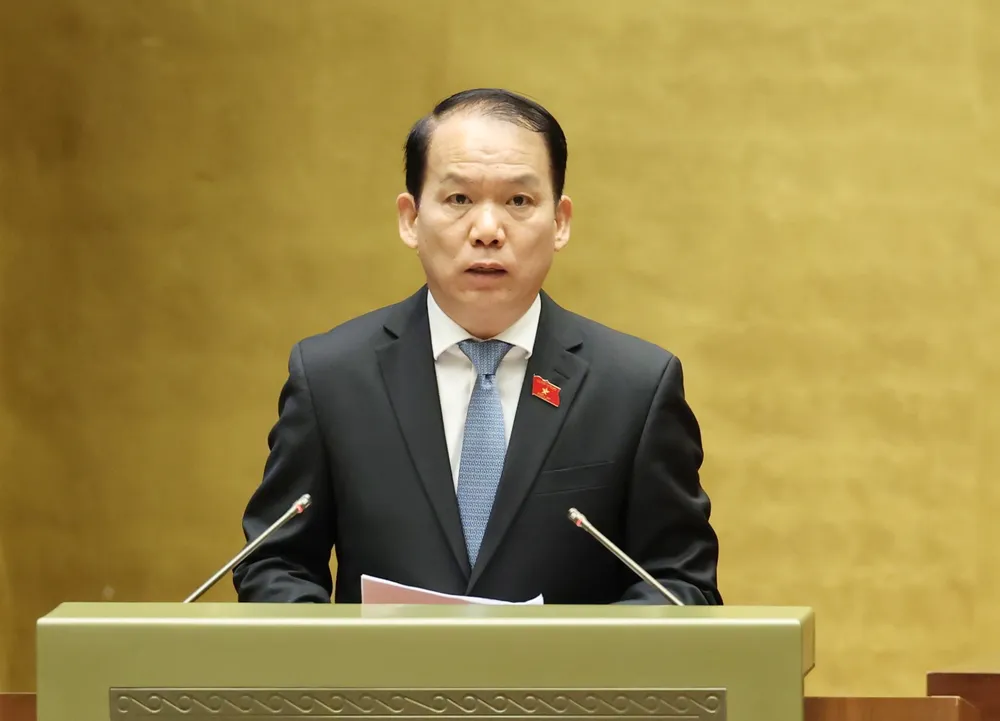 Chủ nhiệm Ủy ban Pháp luật của Quốc hội Hoàng Thanh Tùng trình bày Báo cáo thẩm tra dự án Luật Công chứng (sửa đổi), chiều 17-6.jpg