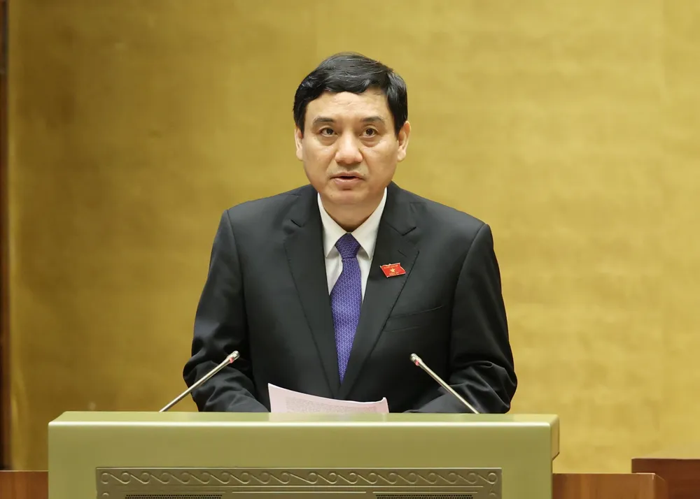 Chủ nhiệm Ủy ban Văn hóa, Giáo dục của Quốc hội Nguyễn Đắc Vinh trình bày Báo cáo thẩm tra dự án Luật Di sản văn hóa (sửa đổi), chiều 18-6.jpg