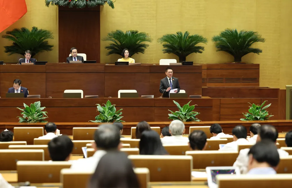 1 Bộ trưởng Bộ Tài chính Hồ Đức Phớc giải trình, làm rõ một số vấn đề đại biểu Quốc hội nêu, chiều 24-6.jpg