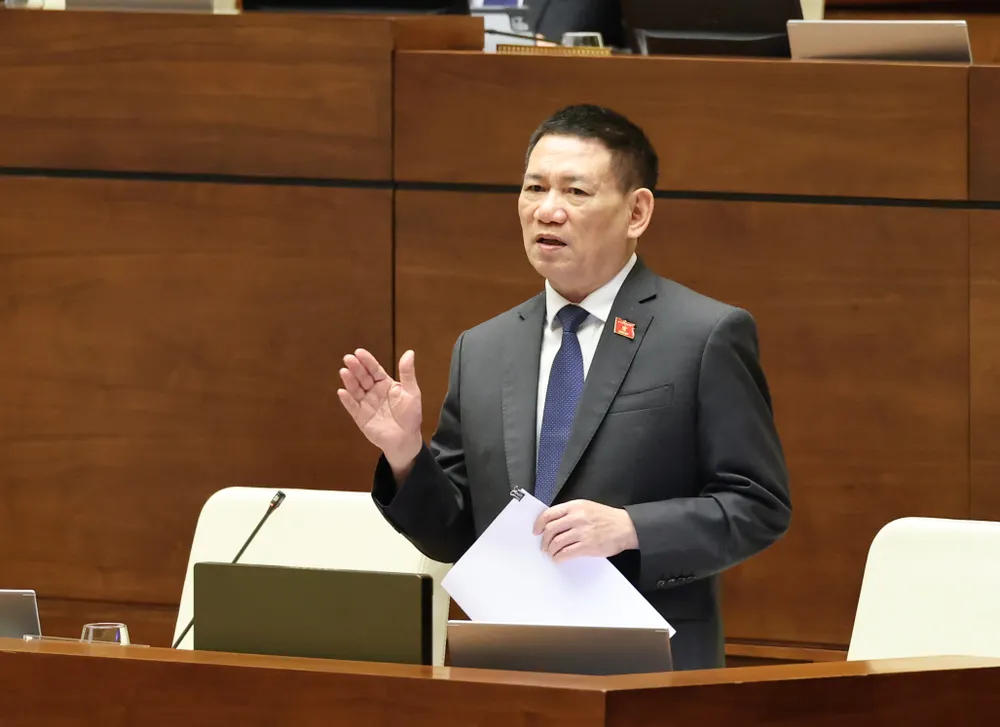 Bộ trưởng Bộ Tài chính Hồ Đức Phớc giải trình, làm rõ một số vấn đề đại biểu Quốc hội nêu, chiều 24-6.jpg
