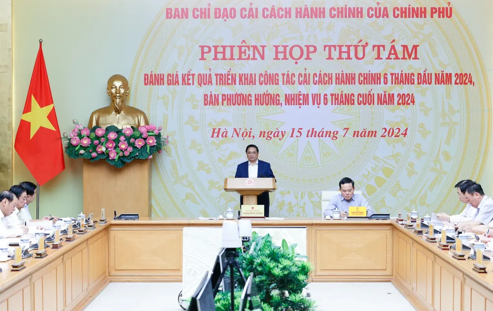 hủ tướng Phạm Minh Chính chủ trì và phát biểu tại Phiên họp thứ 8 của Ban chỉ đạo Cải cách hành chính của Chính phủ, sáng 15-7. Ảnh VIẾT CHUNG.jpg