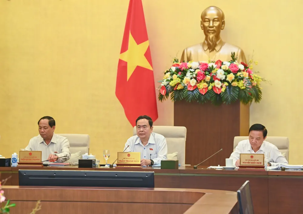 Chủ tịch Quốc hội chủ trì phiên họp. Ảnh: VIẾT CHUNG