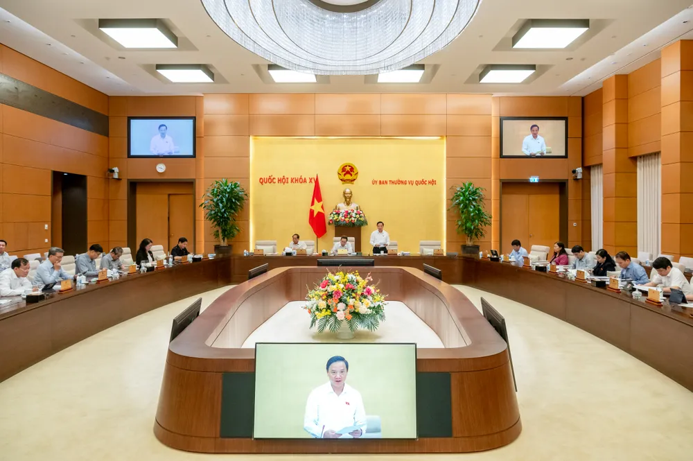 Toàn cảnh phiên họp.jpg