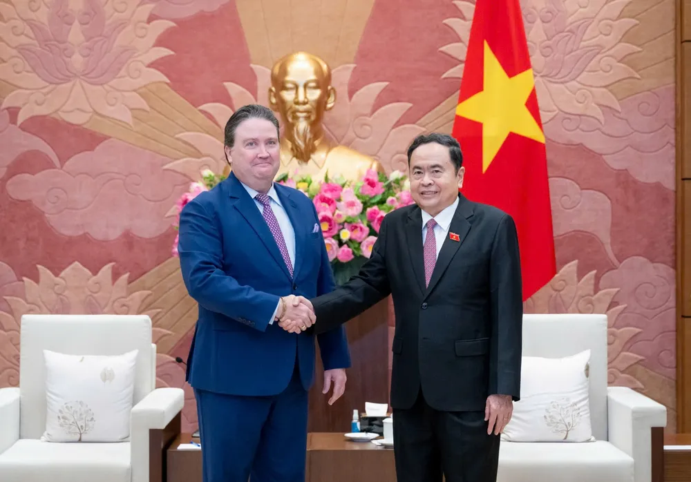 Chủ tịch Quốc hội Trần Thanh Mẫn tiếp Đại sứ Hoa Kỳ tại Việt Nam Marc Evans Knapper, chiều 15-8. Ảnh VIẾT CHUNG.jpg