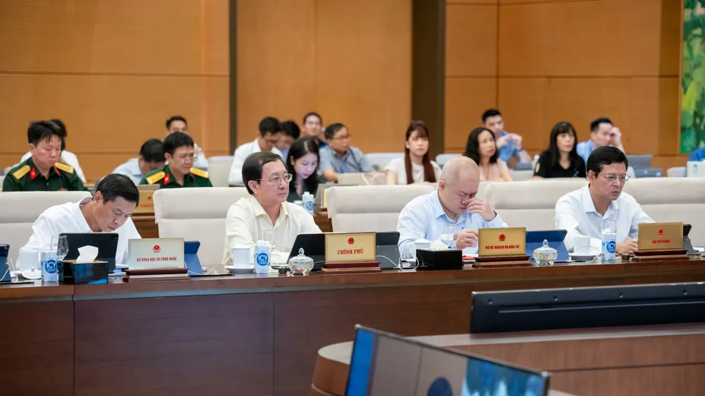 Đại diện các Bộ ngành tham dự Phiên thảo luận.jpg