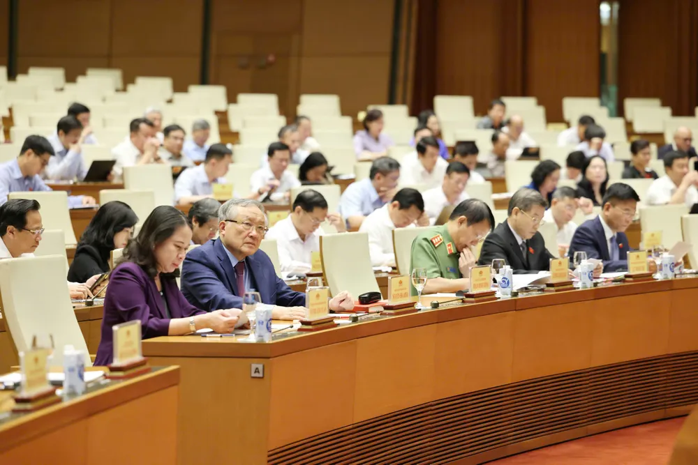 Các đại biểu dự phiên chất vấn, sáng 21-8.jpg