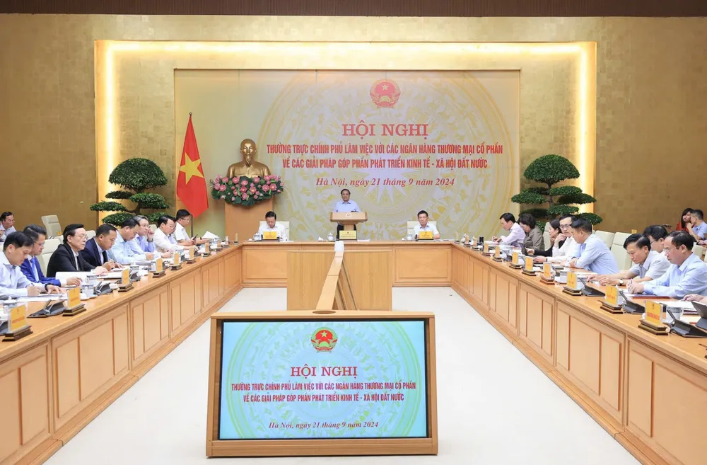 Thủ tướng Phạm Minh Chính chủ trì và phát biểu tại Hội nghị Thường trực Chính phủ làm việc với các ngân hàng thương mại cổ phần.jpg