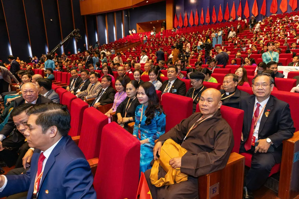 Các đại biểu dự đại hội ngày 18-10.jpg