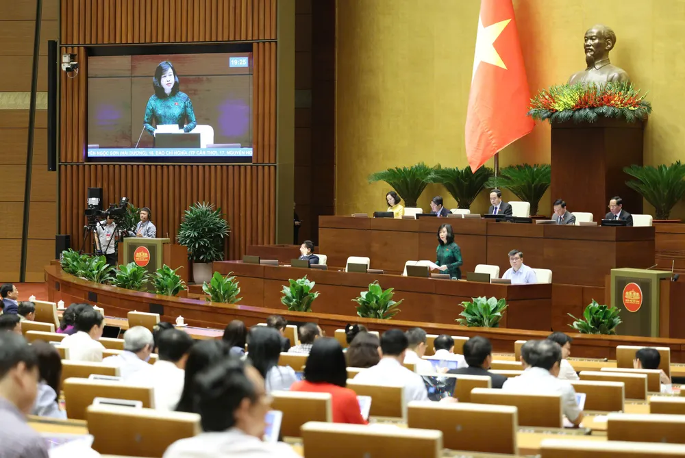 Chât vấn Bộ trưởng Bộ Y tế Đào Hồng Lan sáng 12-11.jpg