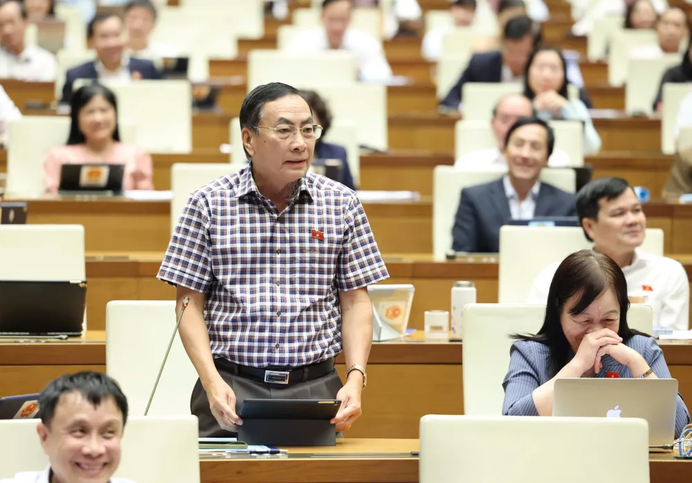 Đại biểu Phạm Văn Hòa (Đồng Tháp).jpg