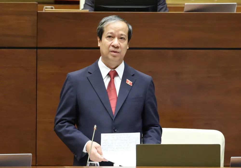 Bộ trưởng Bộ Giáo dục và Đào tạo Nguyễn Kim Sơn phát biểu giải trình, làm rõ một số vấn đề đại biểu Quốc hội nêu.jpg