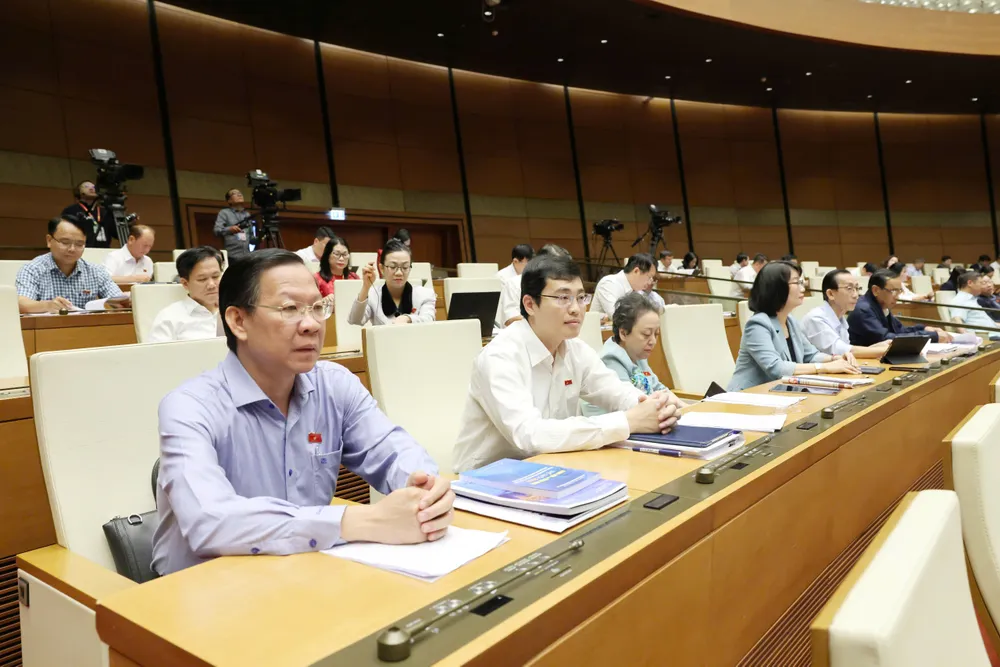 Các đại biểu dự phiên thảo luận sáng 21-11.jpg