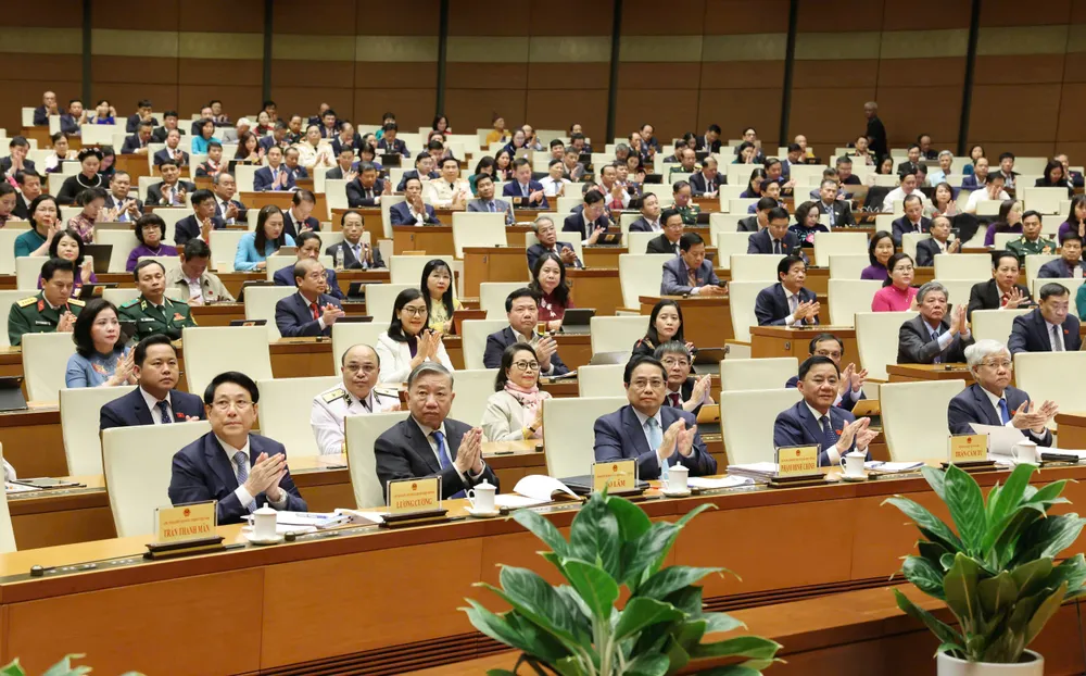 Các đại biểu dự phiên họp chiều 30-11.jpg