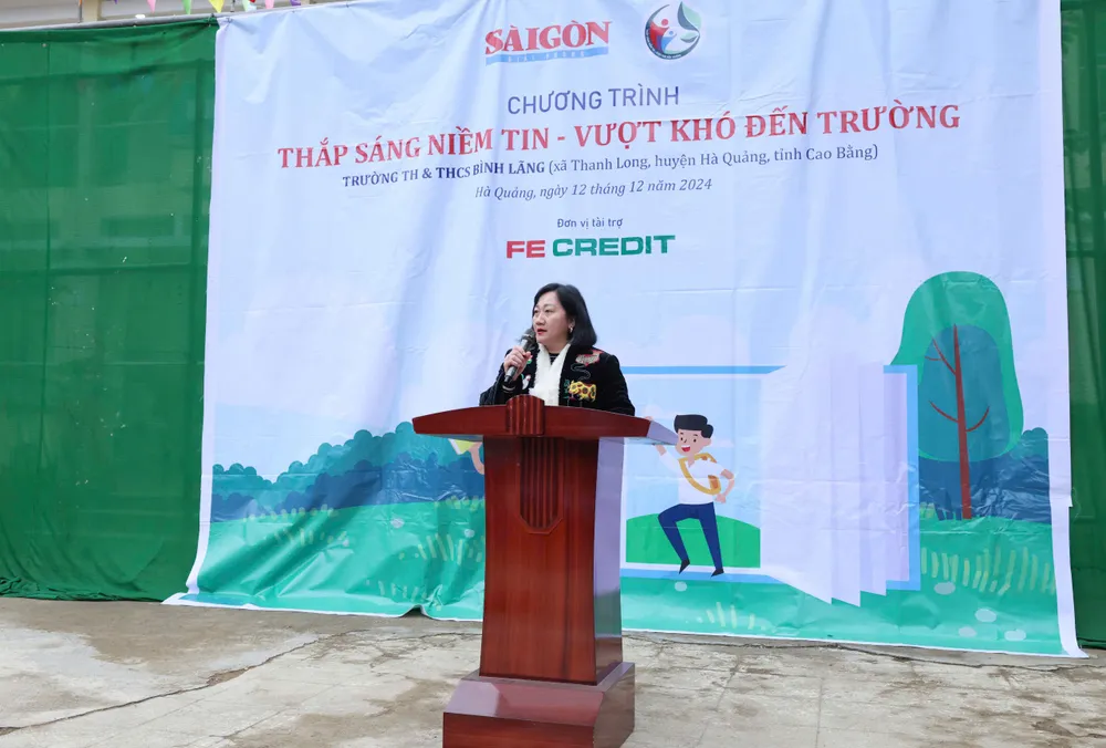 Phó Tổng Biên tập Báo SGGP Bùi Thị Hồng Sương phát biểu tại buổi lễ, chiều 12-12. Ảnh QUANG PHÚC.jpg