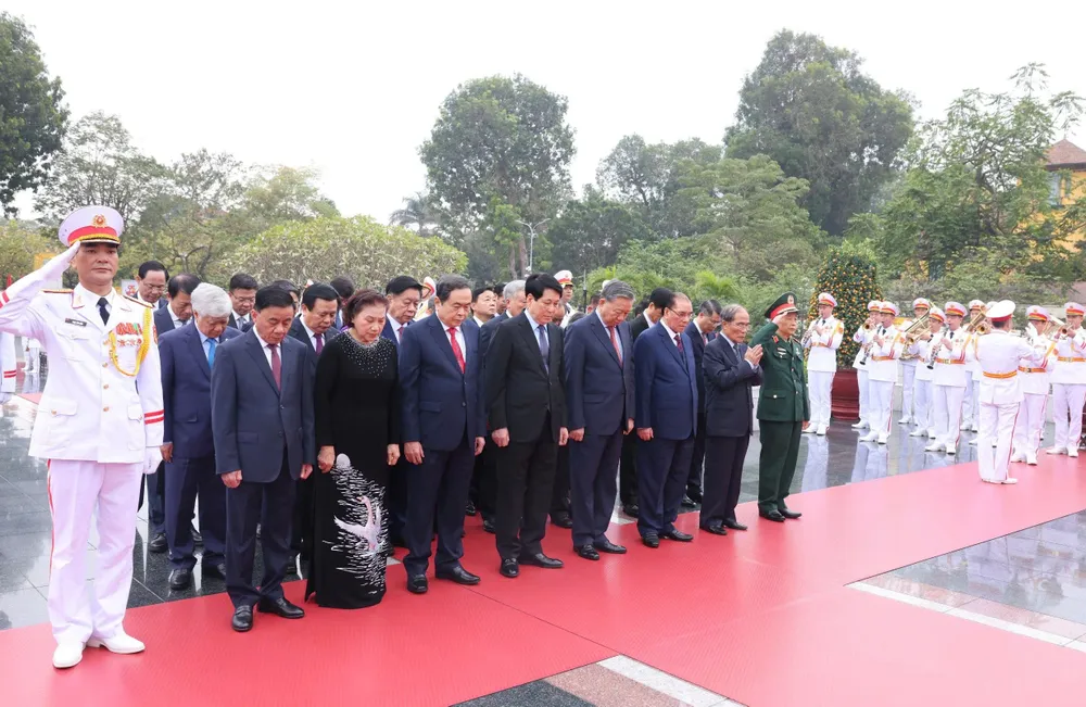 Lãnh đạo Đảng, Nhà nước viếng các anh hùng Liệt sĩ.jpg
