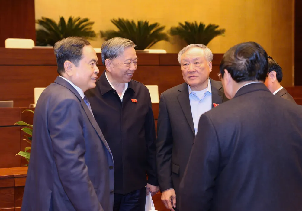 Tổng Bí thư Tô Lâm, Chủ tịch nước Lương Cường, Thủ tướng Phạm Minh Chính và các đại biểu dự phiên họp chiều 12-2. Ảnh QUANG PHÚC.jpg